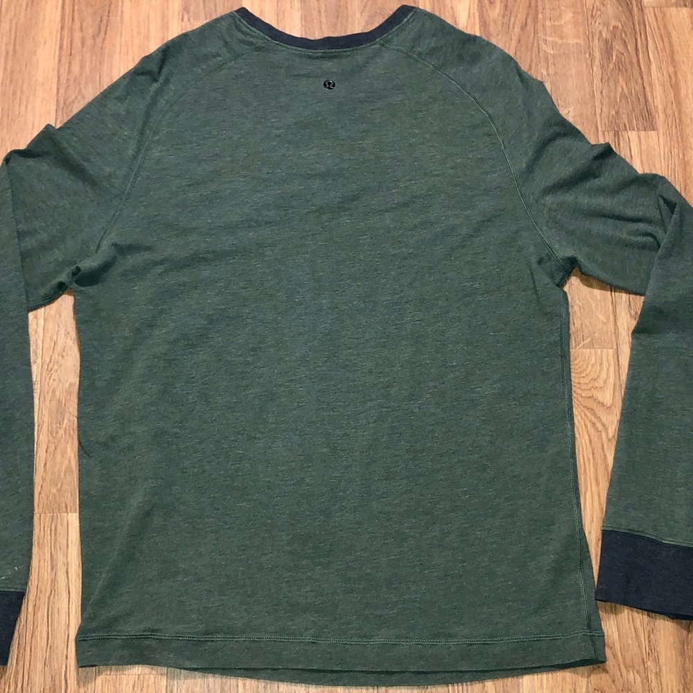Lululemon Henley long sleeve shirt littl hole neck